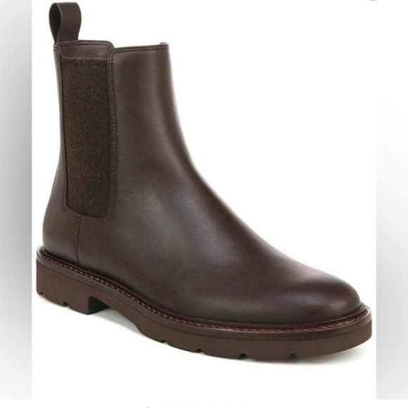 Women’s. VINCE  Water repellent leather Chelsea Boots New
